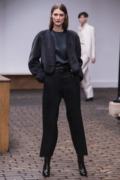 Look 26